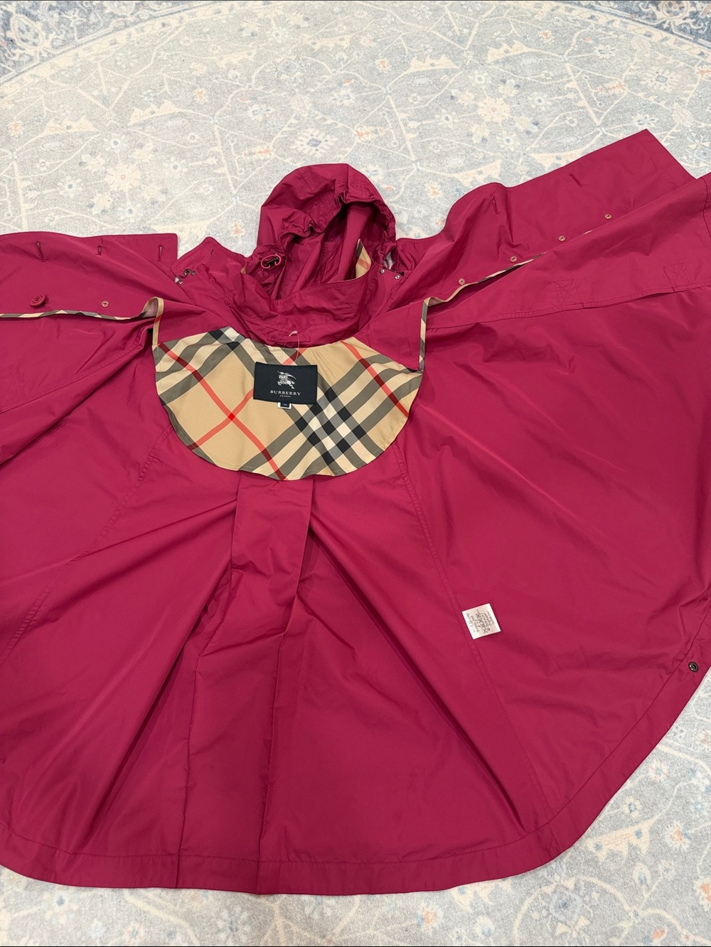 Burberry Rose Magenta Hooded Double-Breasted Rain Cape - Picture 15 of 17